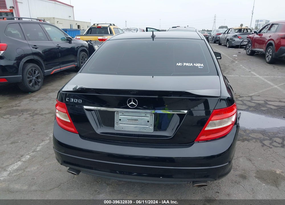 2010 MERCEDES-BENZ C 300 LUXURY/SPORT VIN: WDDGF5EB9AR121553