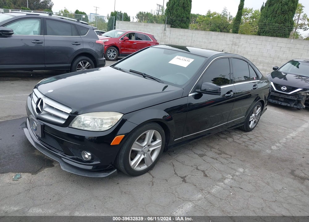 2010 MERCEDES-BENZ C 300 LUXURY/SPORT VIN: WDDGF5EB9AR121553
