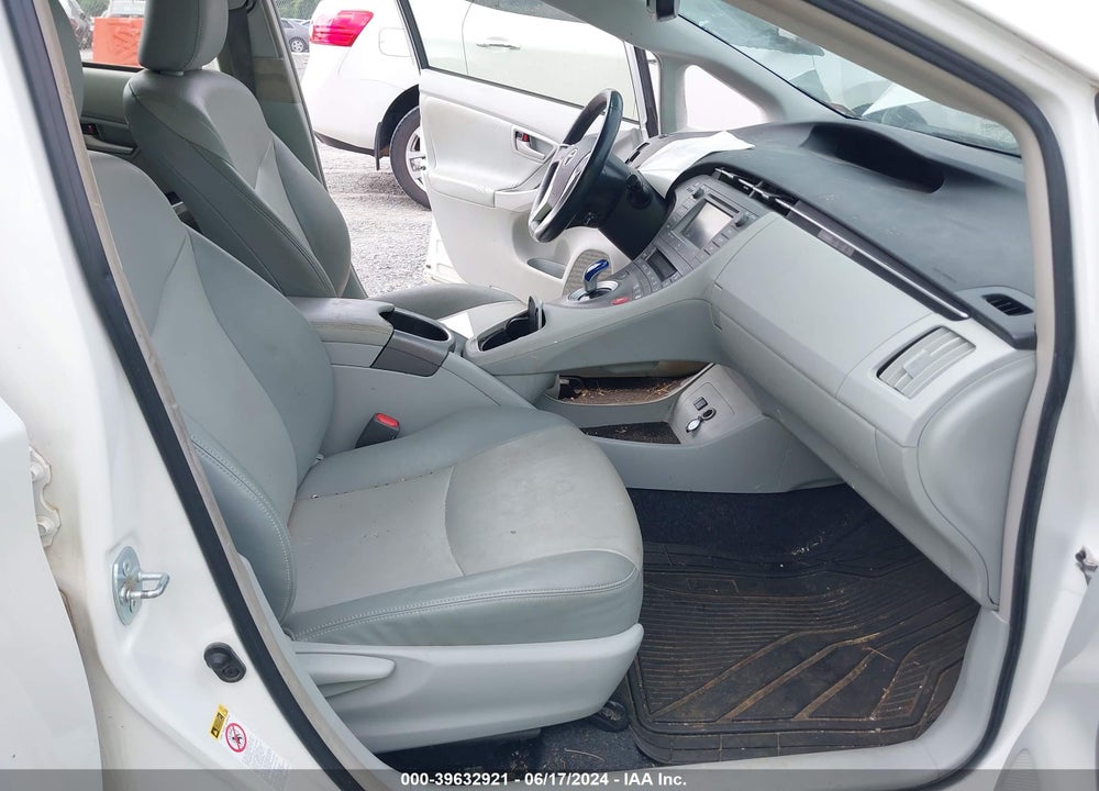2015 TOYOTA PRIUS FOUR VIN: JTDKN3DU4F0434374