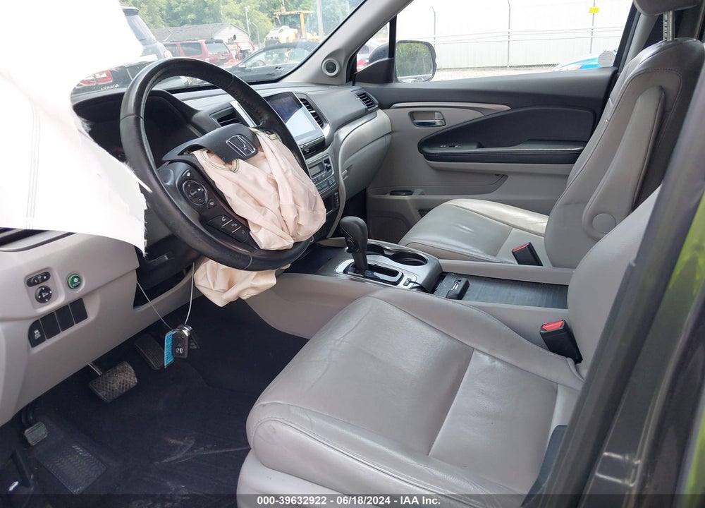 2018 HONDA PILOT EX-L VIN: 5FNYF6H56JB057648