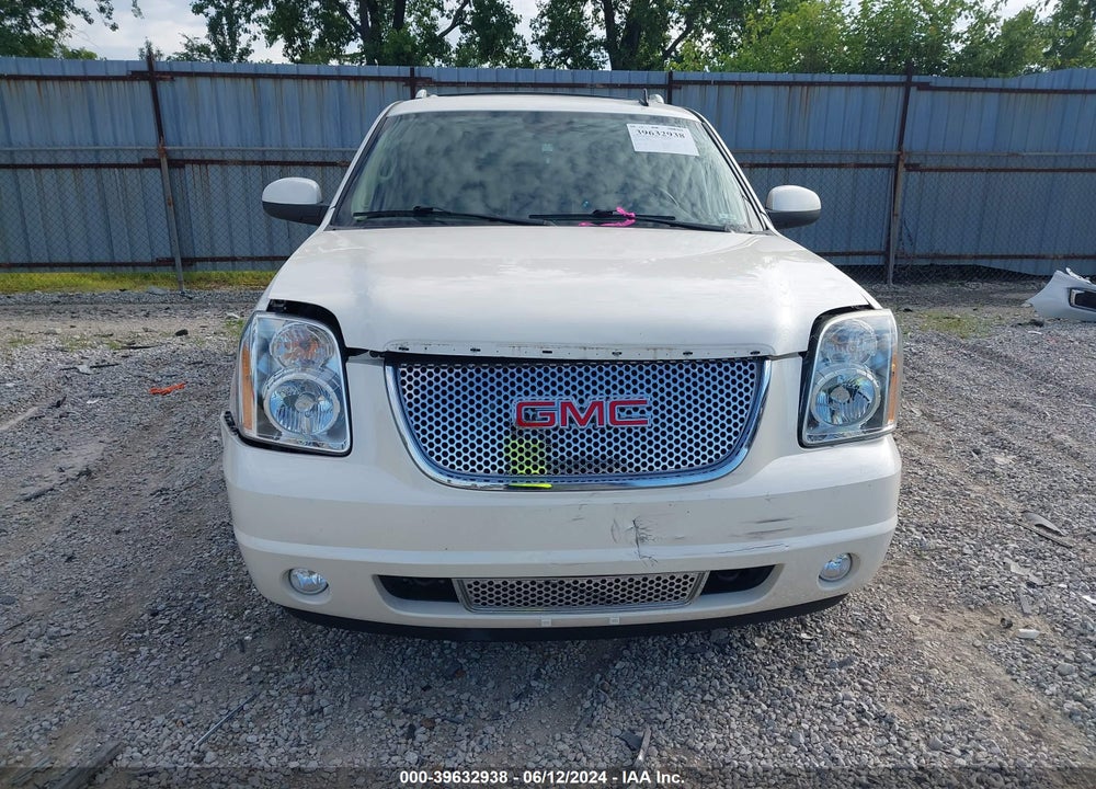 2013 GMC YUKON XL 1500 DENALI VIN: 1GKS2MEF2DR263605