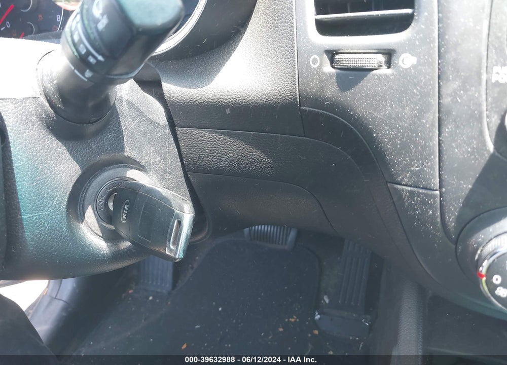 2015 KIA FORTE LX VIN: KNAFX4A6XF5375323