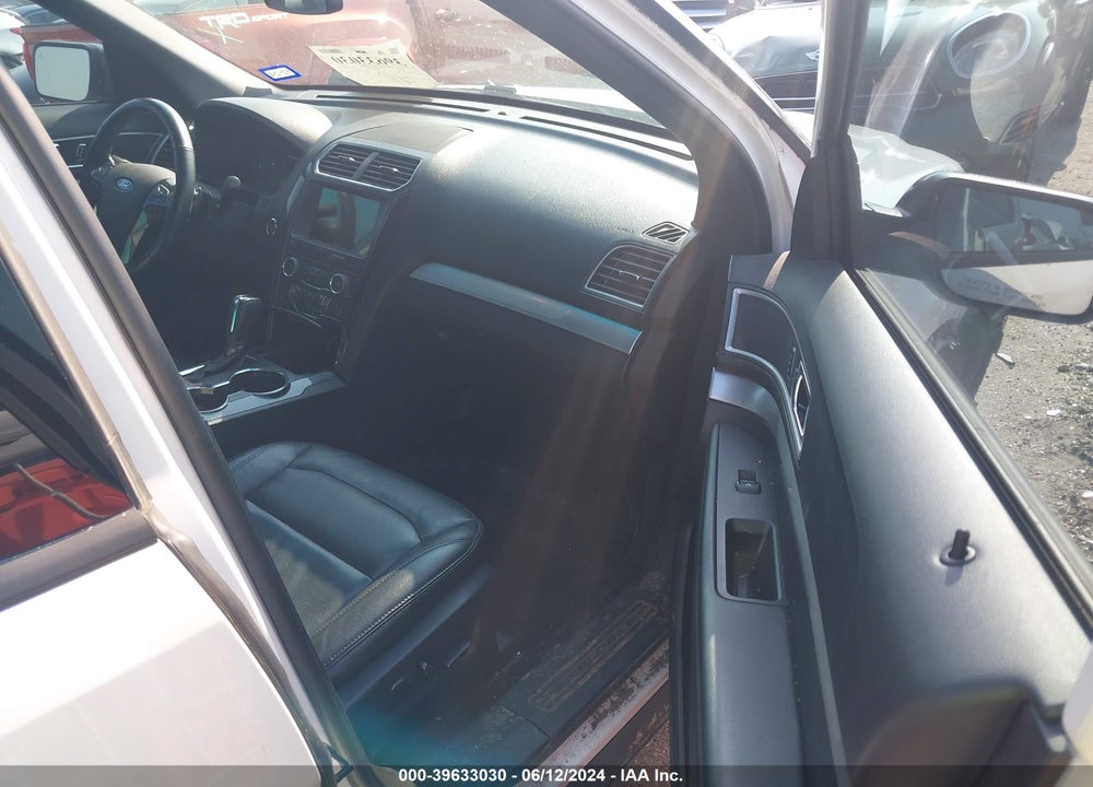 2017 FORD EXPLORER XLT VIN: 1FM5K7D85HGA68950