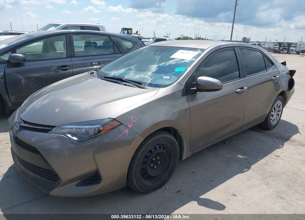 2018 TOYOTA COROLLA LE VIN: 5YFBURHE1JP753531