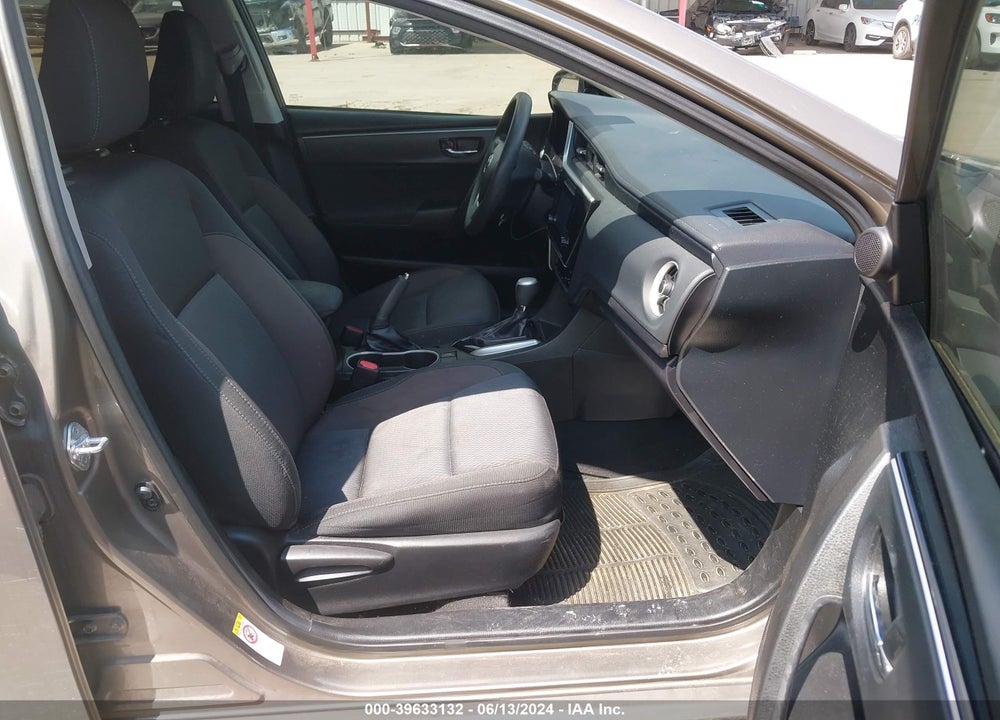 2018 TOYOTA COROLLA LE VIN: 5YFBURHE1JP753531