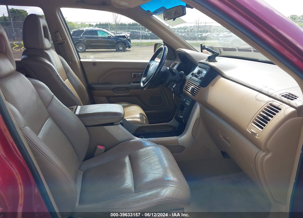 2004 HONDA PILOT EX-L VIN: 5FNYF185X4B006600