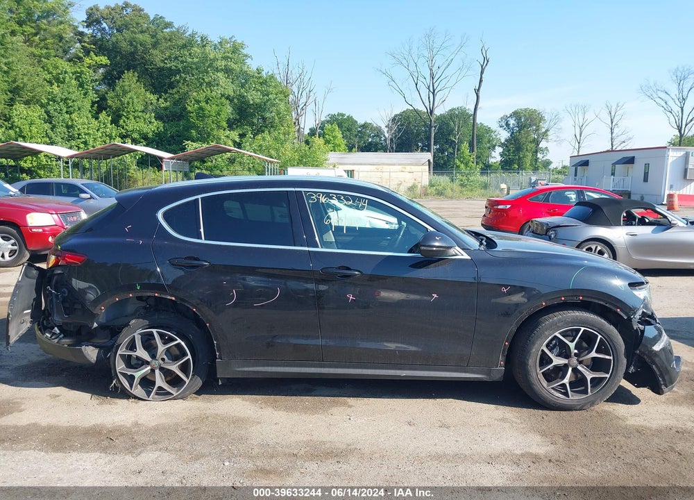 2019 ALFA ROMEO STELVIO TI AWD VIN: ZASPAKBN9K7C44411