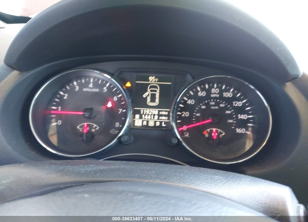 2013 NISSAN ROGUE S VIN: JN8AS5MV0DW619240