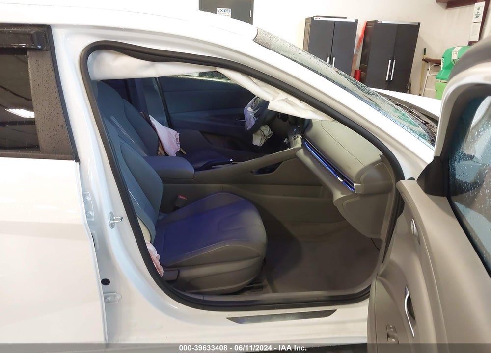 2024 HYUNDAI ELANTRA SEL VIN: KMHLM4DG4RU660639