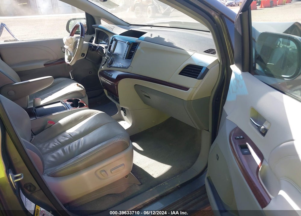 2011 TOYOTA SIENNA LIMITED VIN: 5TDDK3DC3BS001550