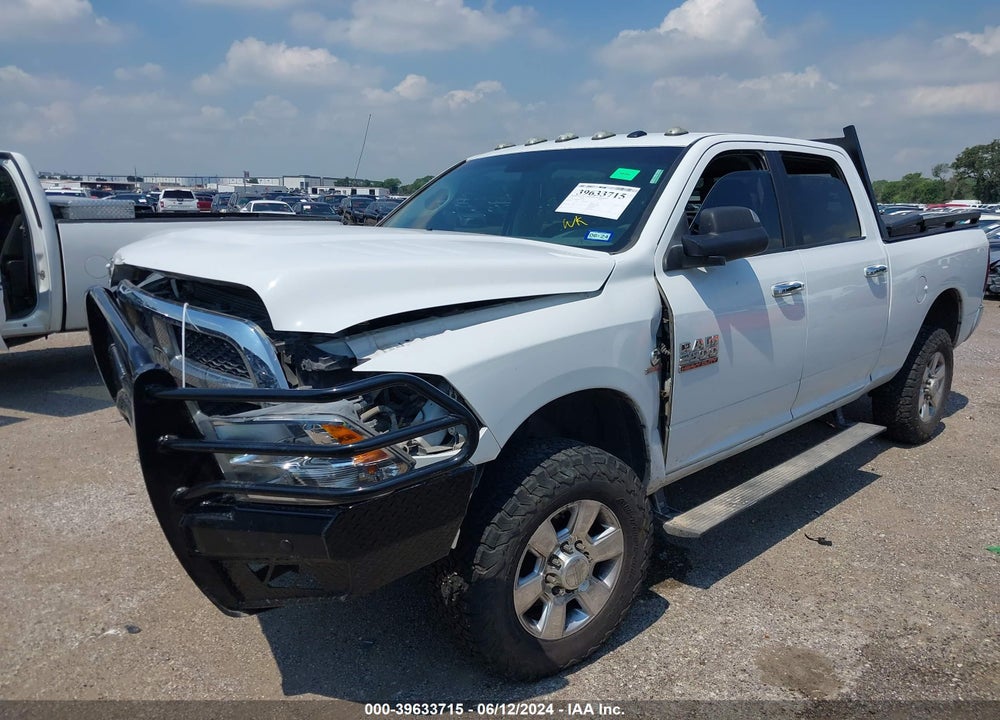 2018 RAM 2500 SLT 4X4 6'4 BOX VIN: 3C6UR5DL0JG275106