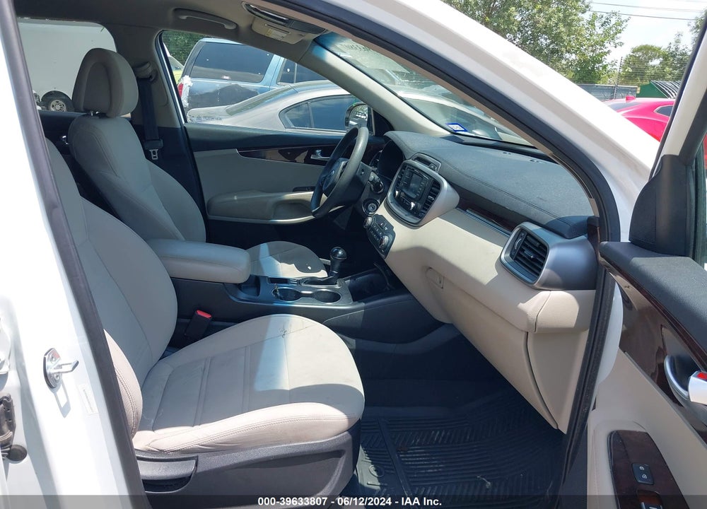 2016 KIA SORENTO 2.4L LX VIN: 5XYPG4A33GG012223