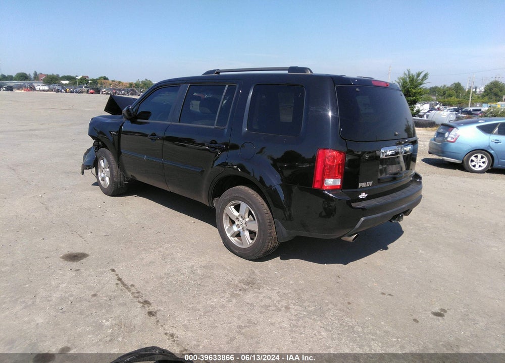 2011 HONDA PILOT EX-L VIN: 5FNYF4H69BB096345