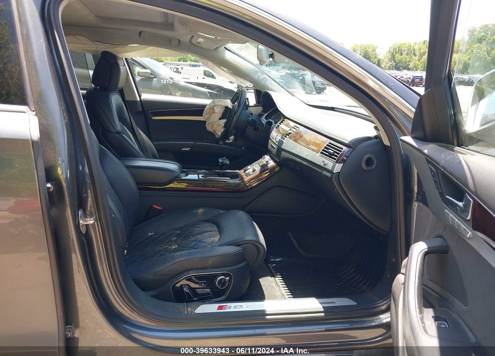 2016 AUDI S8 4.0T VIN: WAUJSAFD0GN002775