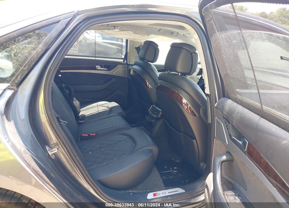 2016 AUDI S8 4.0T VIN: WAUJSAFD0GN002775