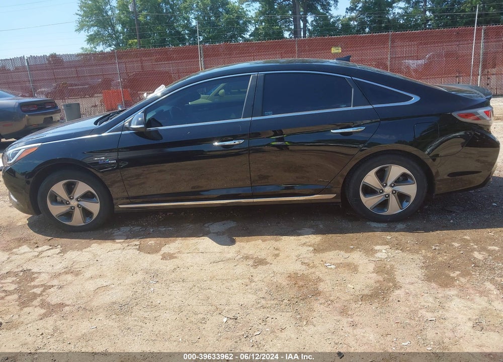 2016 HYUNDAI SONATA HYBRID LIMITED VIN: KMHE34L13GA016685