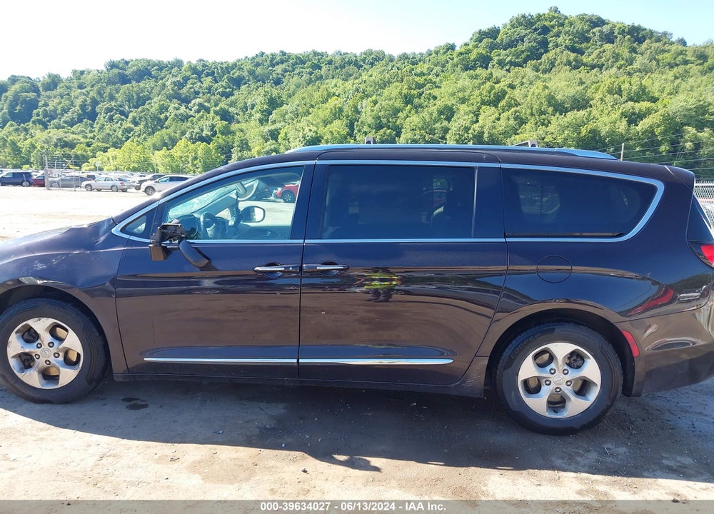 2017 CHRYSLER PACIFICA VIN: 2C4RC1EG3HR763352