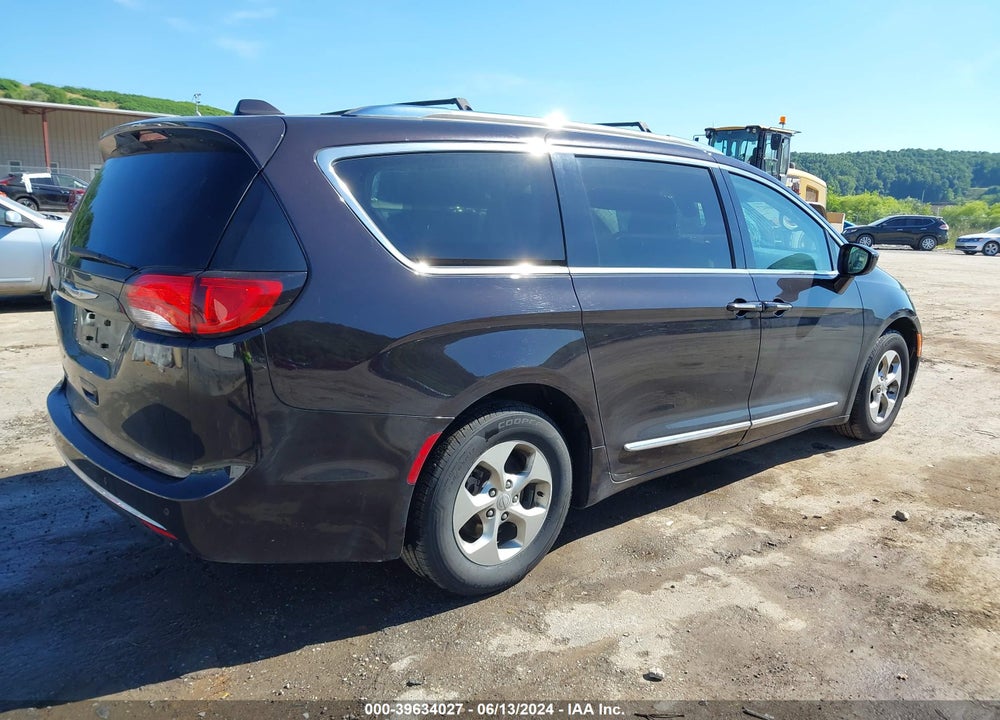 2017 CHRYSLER PACIFICA VIN: 2C4RC1EG3HR763352