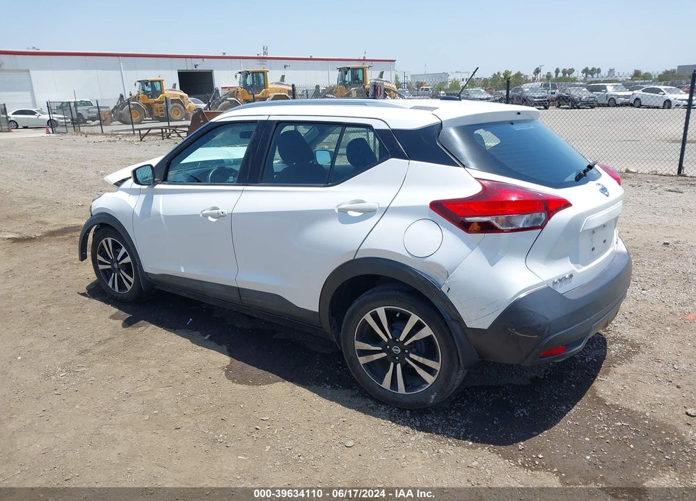 2018 NISSAN KICKS SV VIN: 3N1CP5CU3JL544598