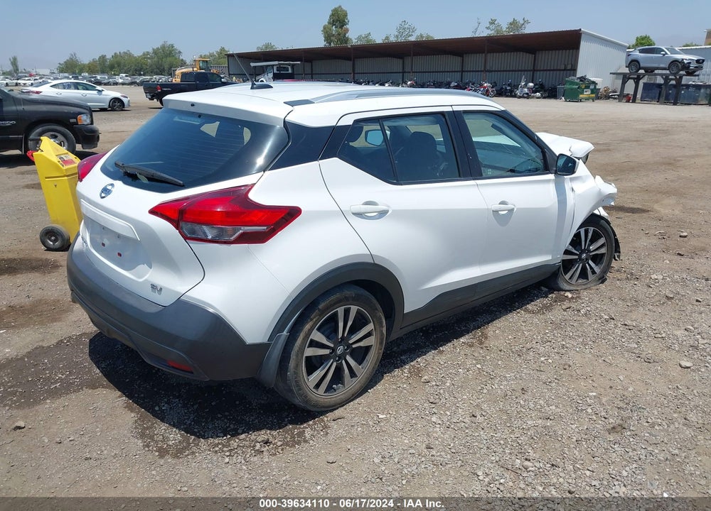 2018 NISSAN KICKS SV VIN: 3N1CP5CU3JL544598