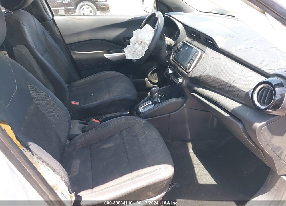 2018 NISSAN KICKS SV VIN: 3N1CP5CU3JL544598