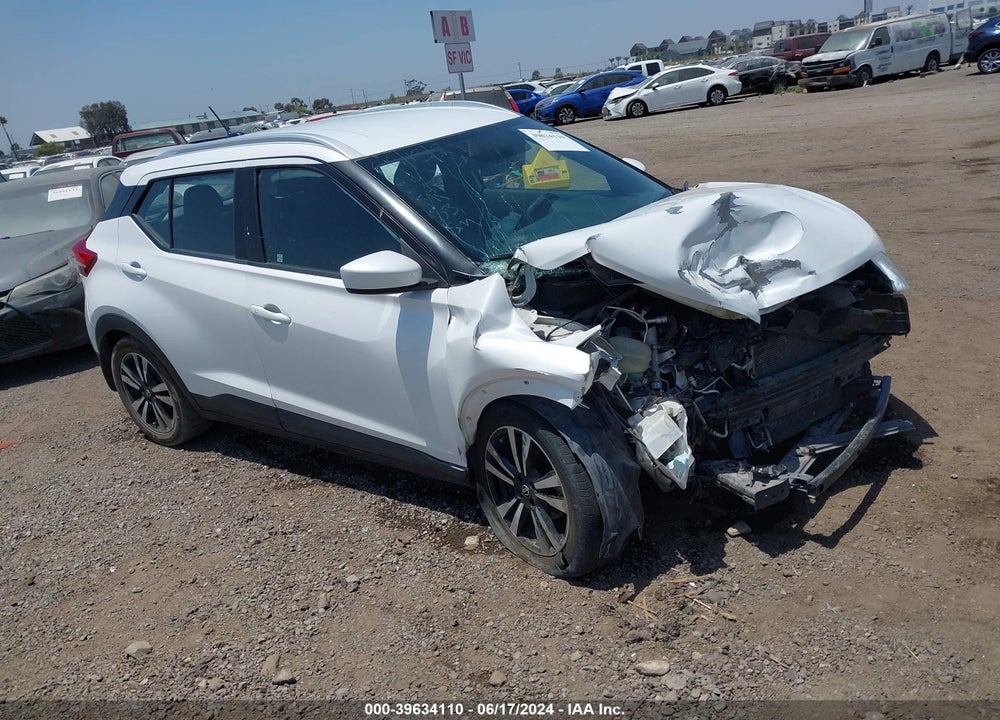 2018 NISSAN KICKS SV VIN: 3N1CP5CU3JL544598