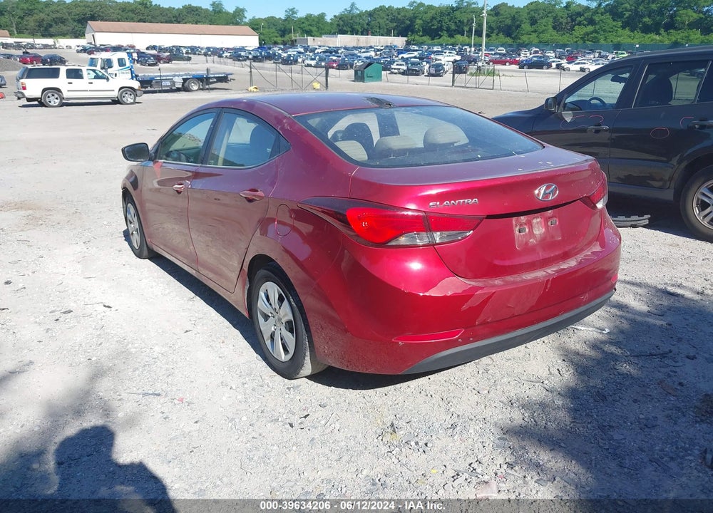 2016 HYUNDAI ELANTRA VIN: 5NPDH4AEXGH715134