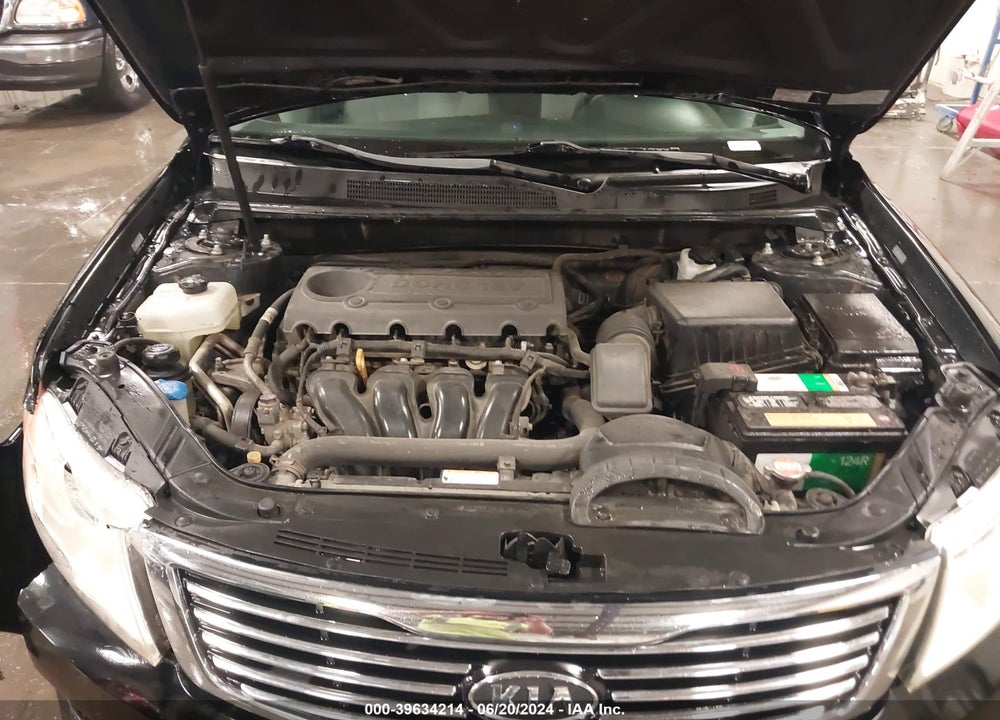 2009 KIA OPTIMA LX VIN: KNAGE228295360141