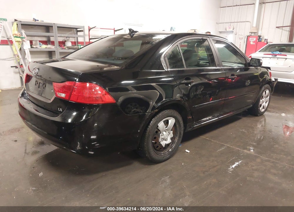 2009 KIA OPTIMA LX VIN: KNAGE228295360141