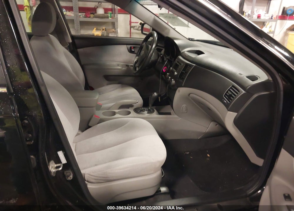 2009 KIA OPTIMA LX VIN: KNAGE228295360141