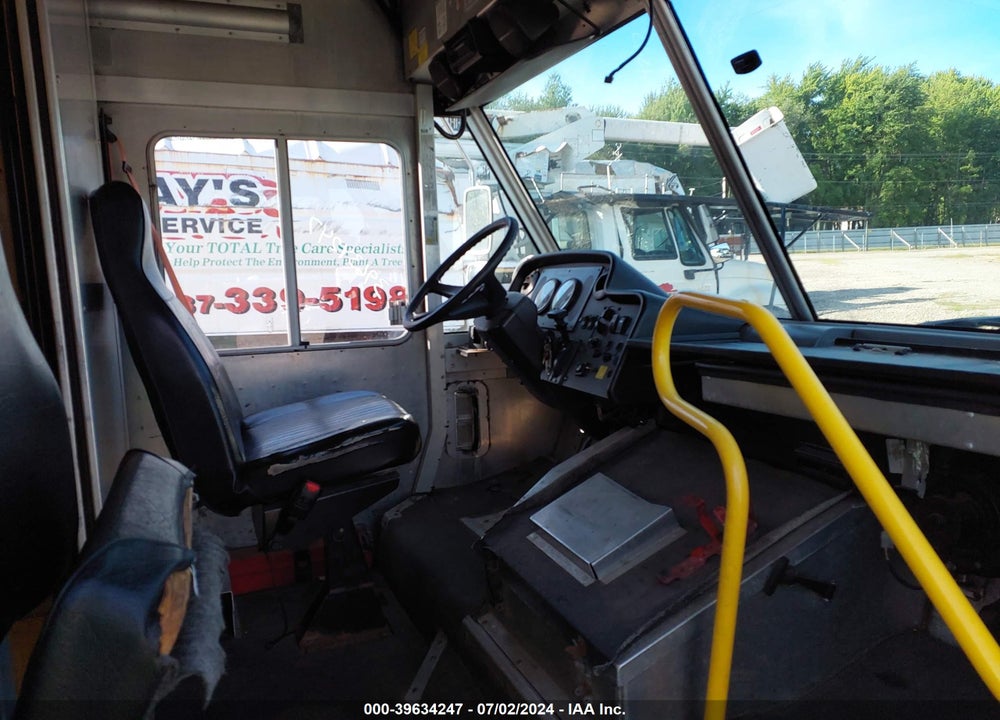 2009 FREIGHTLINER CHASSIS M LINE WALK-IN VAN VIN: 4UZAAPDU19CAM0623