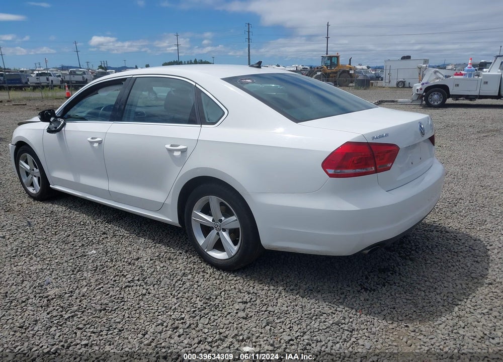 2015 VOLKSWAGEN PASSAT 1.8T SE VIN: 1VWBT7A33FC042703