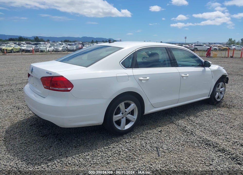 2015 VOLKSWAGEN PASSAT 1.8T SE VIN: 1VWBT7A33FC042703