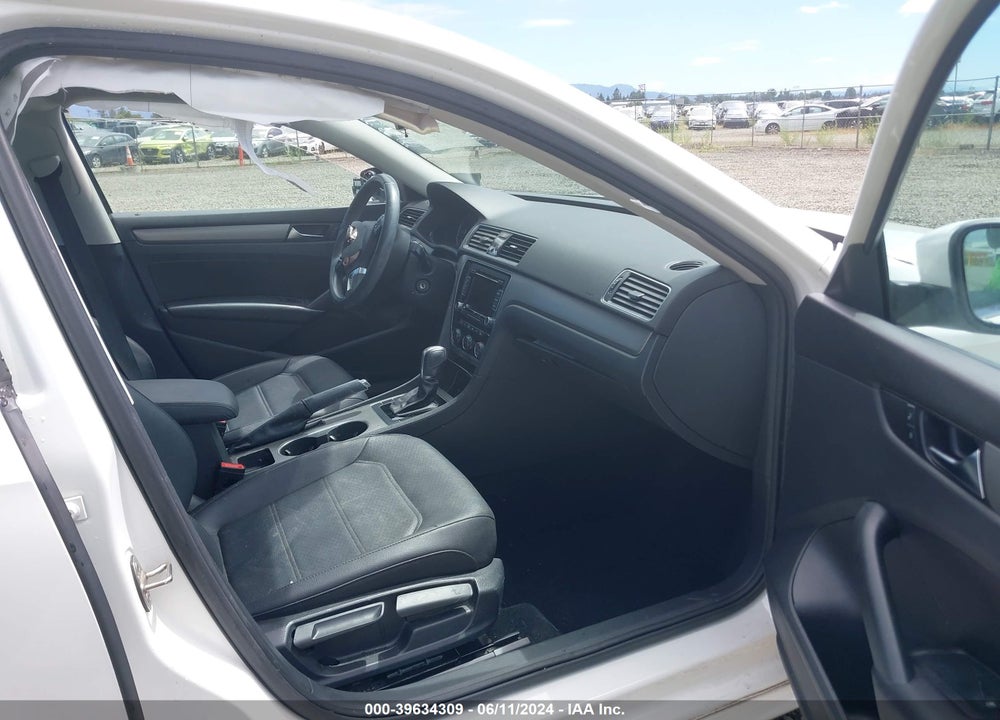 2015 VOLKSWAGEN PASSAT 1.8T SE VIN: 1VWBT7A33FC042703