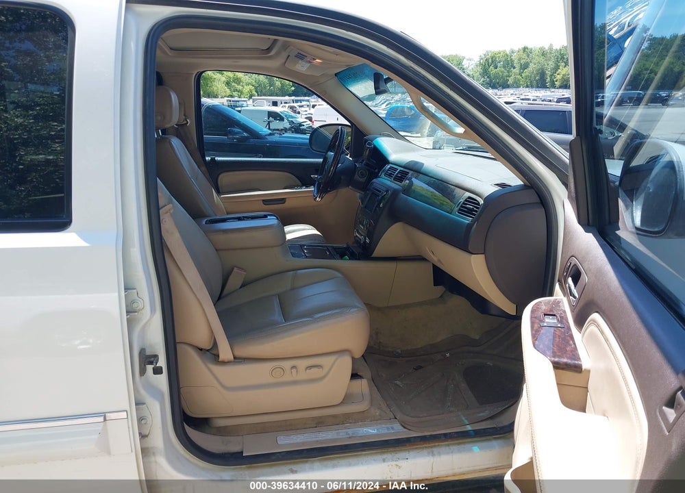 2007 GMC YUKON XL 1500 DENALI VIN: 1GKFK66867J238576