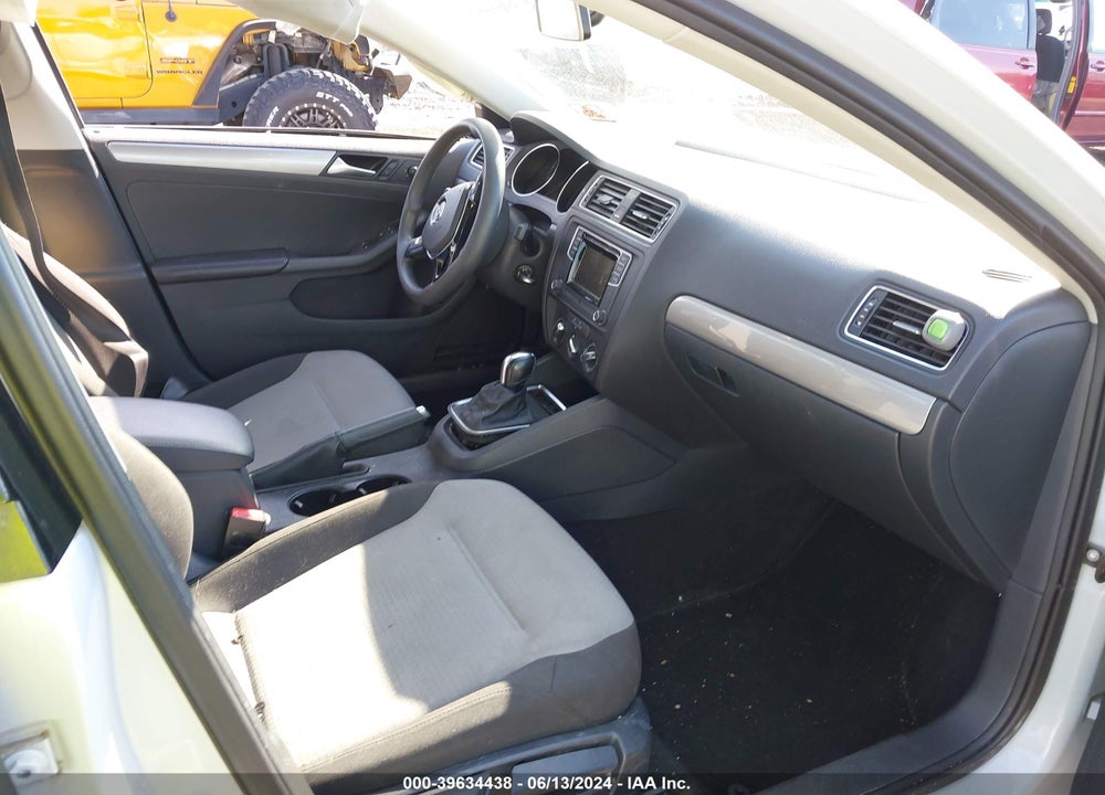 2017 VOLKSWAGEN JETTA 1.4T S VIN: 3VW2B7AJ1HM337740