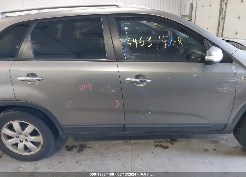 2012 KIA SORENTO LX VIN: 5XYKT4A6XCG189233