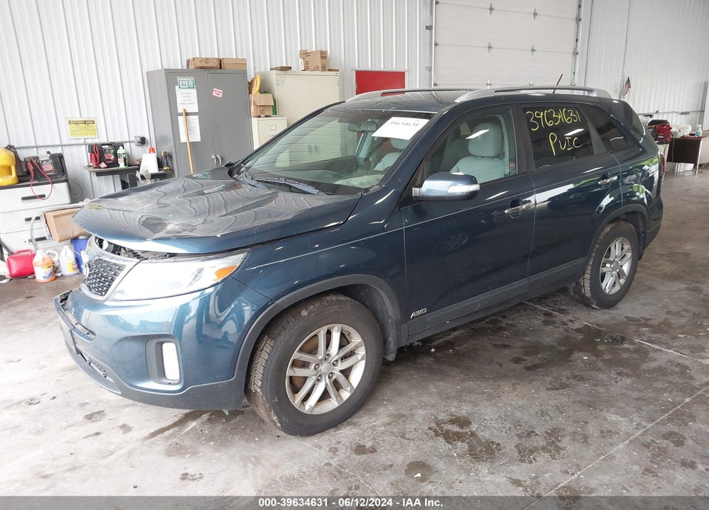 2015 KIA SORENTO LX VIN: 5XYKTDA66FG556259