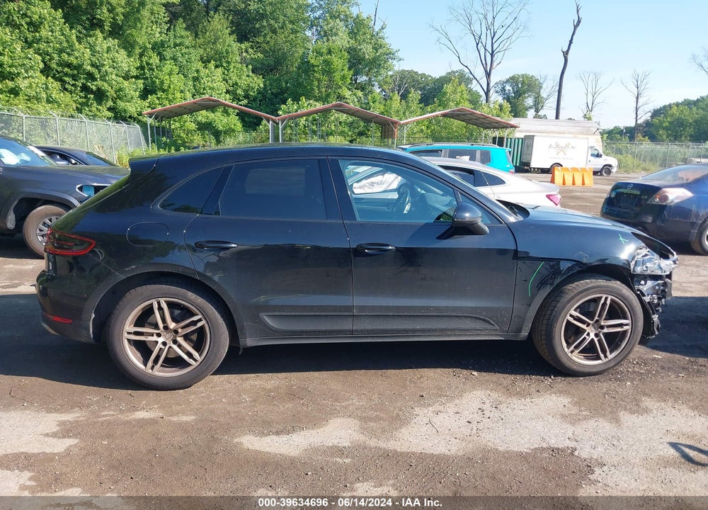 2017 PORSCHE MACAN VIN: WP1AA2A58HLB06177