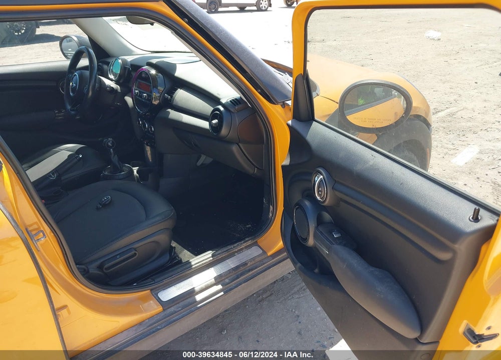 2015 MINI HARDTOP COOPER VIN: WMWXS5C52FT837124