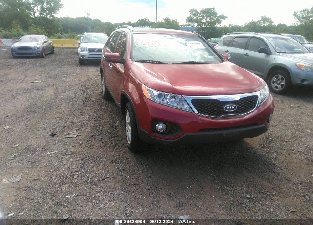 2011 KIA SORENTO LX VIN: 5XYKTCA17BG006044