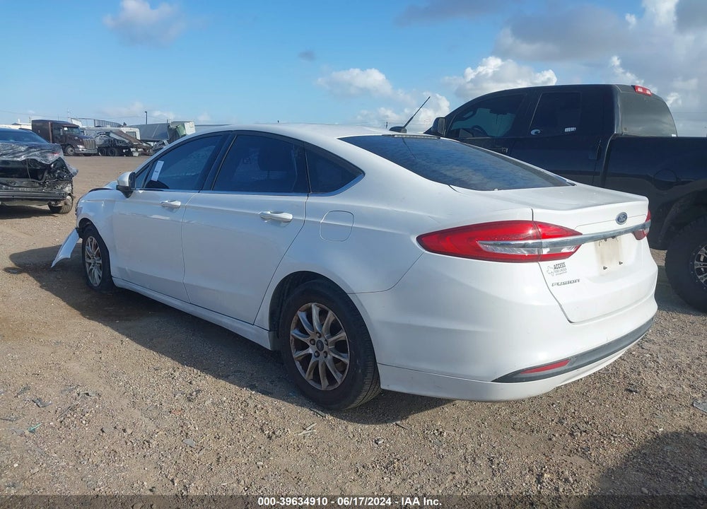 2017 FORD FUSION S VIN: 3FA6P0G72HR252018