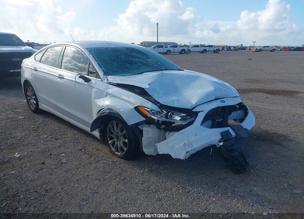 2017 FORD FUSION S VIN: 3FA6P0G72HR252018