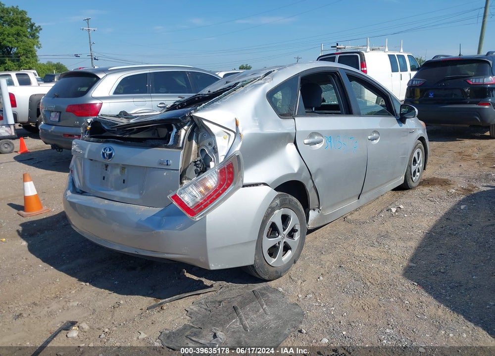 2013 TOYOTA PRIUS THREE VIN: JTDKN3DU8D5688461