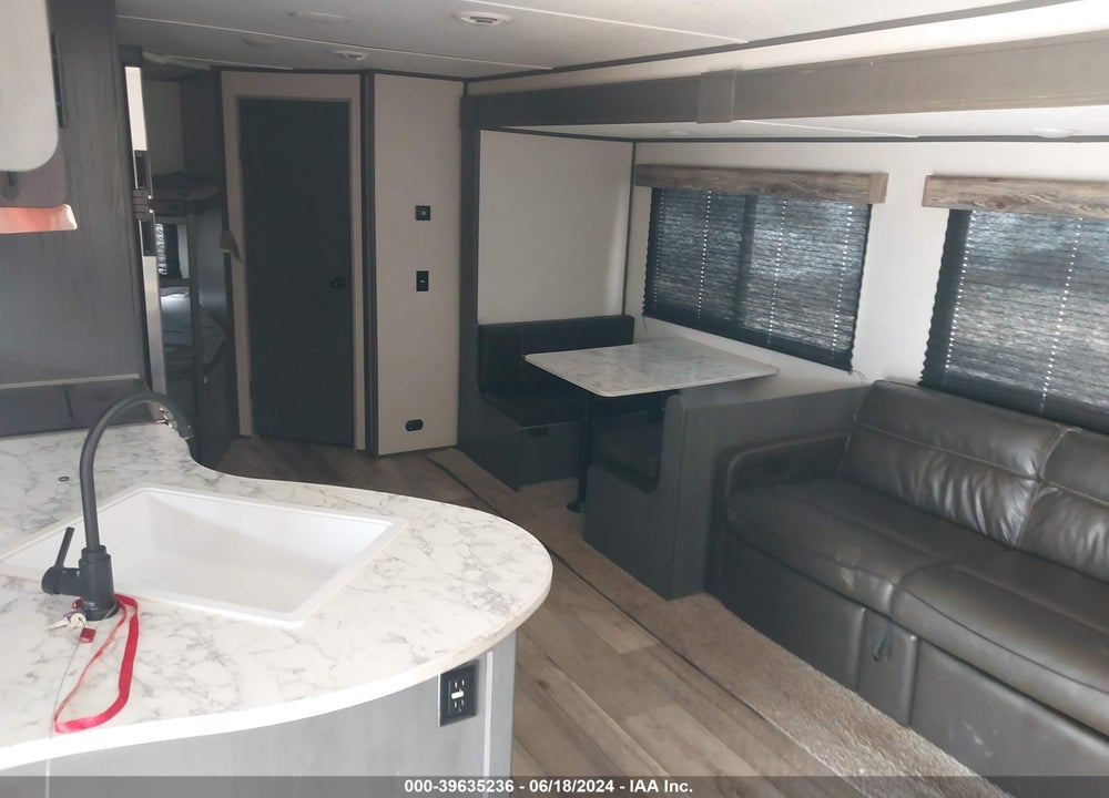 2021 ASPT LE 26 BH VIN: 4YDT26B2XM8923969