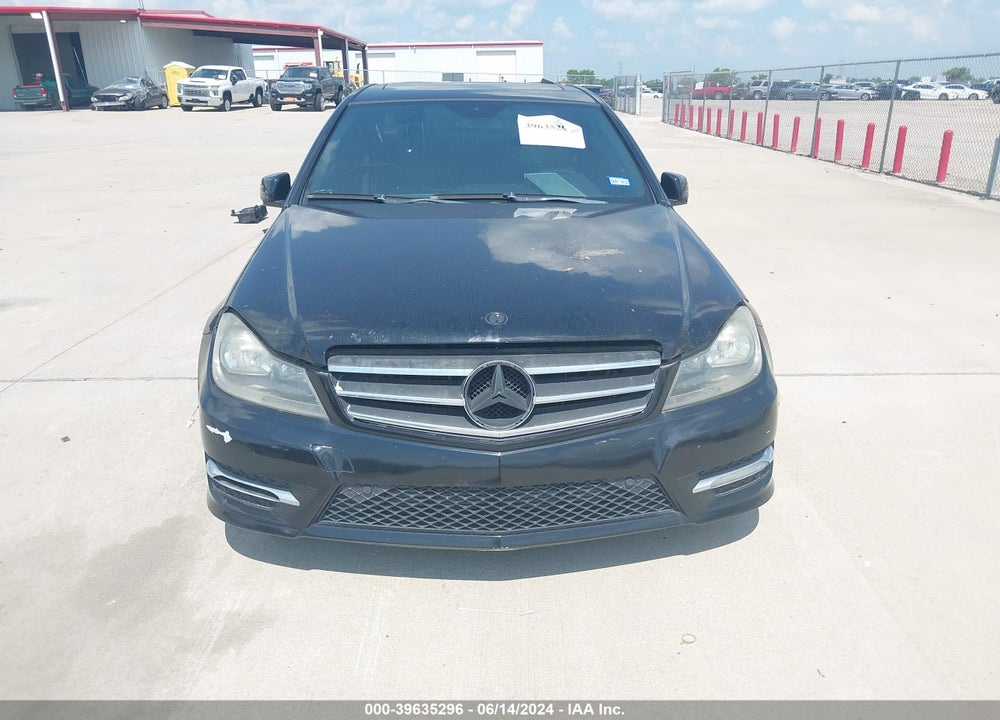 2013 MERCEDES-BENZ C 250 LUXURY/SPORT VIN: WDDGF4HB8DR263502