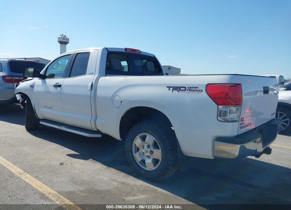 2012 TOYOTA TUNDRA GRADE 5.7L V8 VIN: 5TFUW5F15CX256322