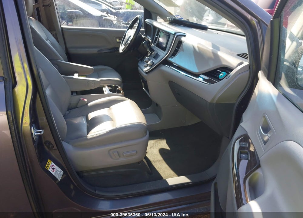 2016 TOYOTA SIENNA XLE 8 PASSENGER VIN: 5TDYK3DC2GS691560