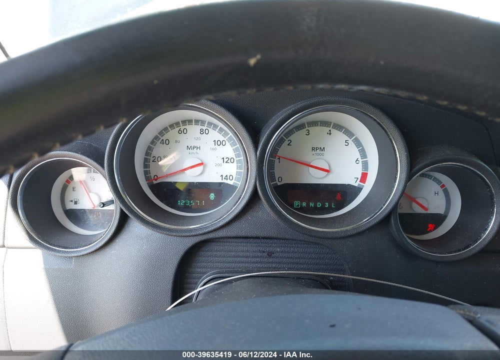 2008 DODGE CHARGER SXT VIN: 2B3KA33G68H309495