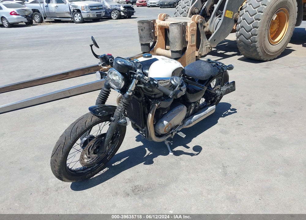 2018 TRIUMPH MOTORCYCLE BONNEVILLE BOBBER VIN: SMTD42HL8JT859175